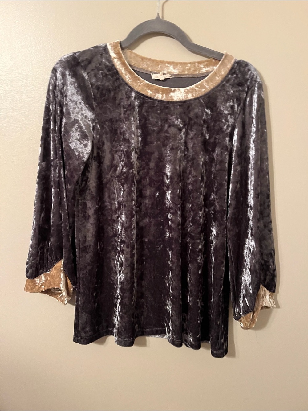 Mystree velour shirt